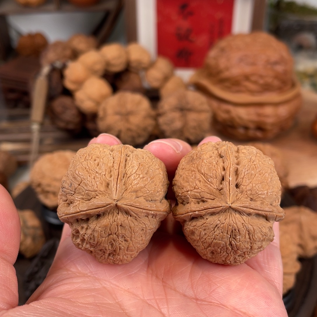 文玩核桃把件福利石王（克差4.4）