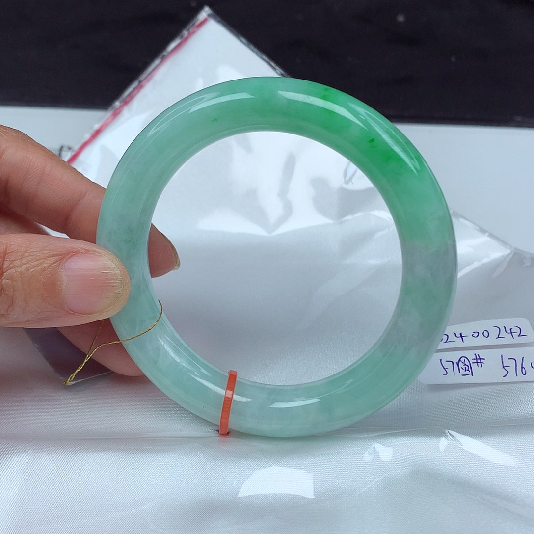 翡翠手镯未镶嵌57圈0242