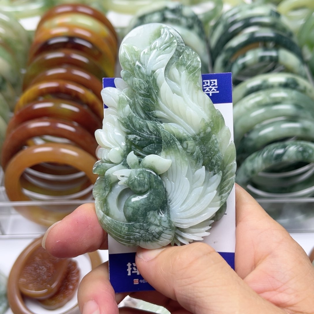 透闪石-蛇纹石玉手镯未镶嵌