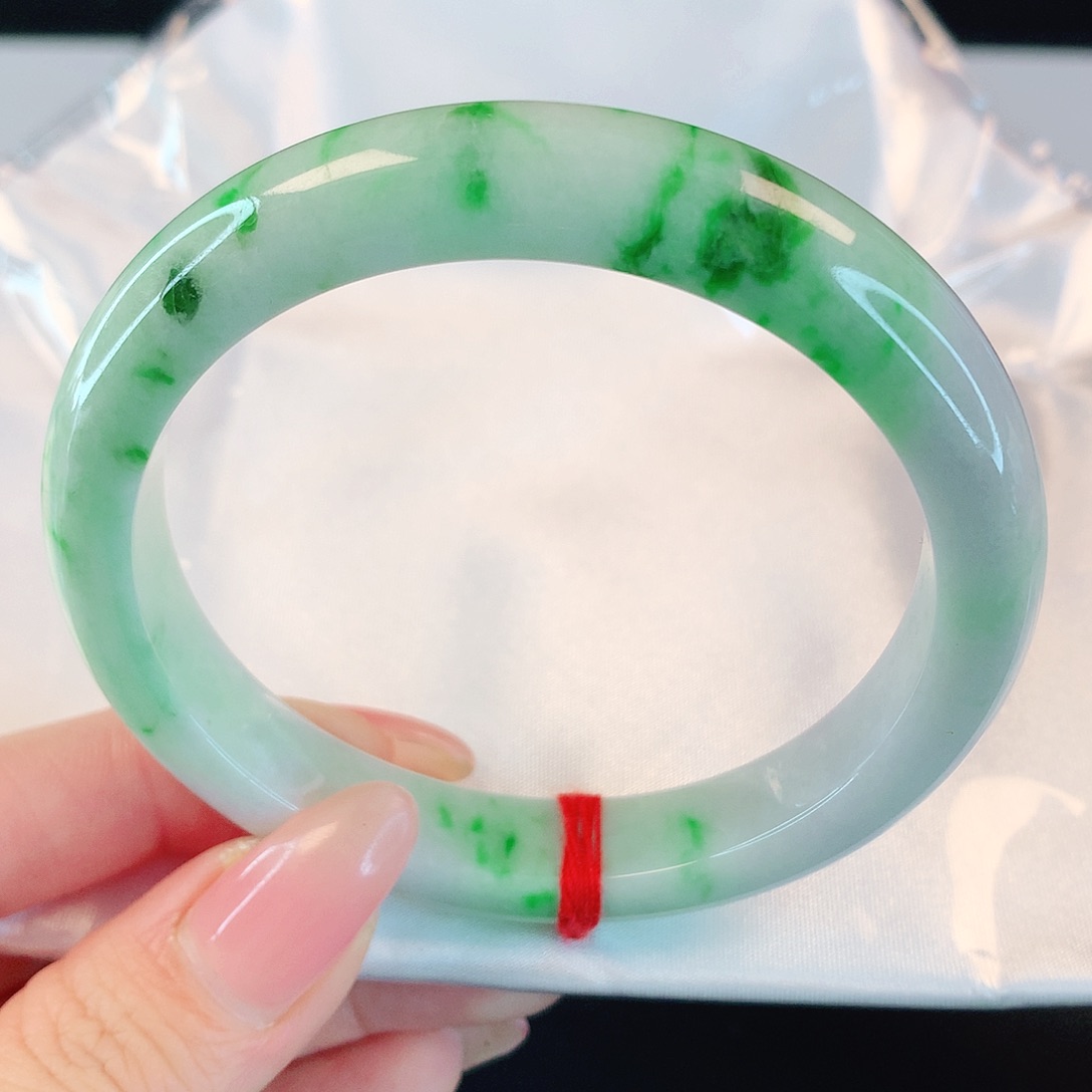 翡翠手镯未镶嵌58.0圈口