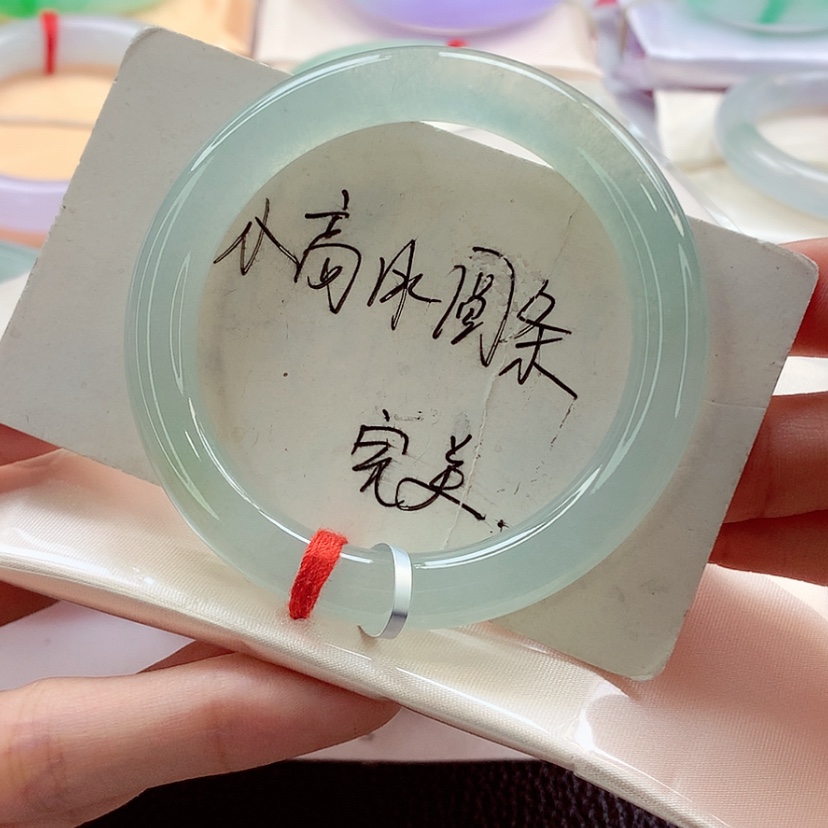 【闪购商品】翡翠手镯未镶嵌52美人条 灵