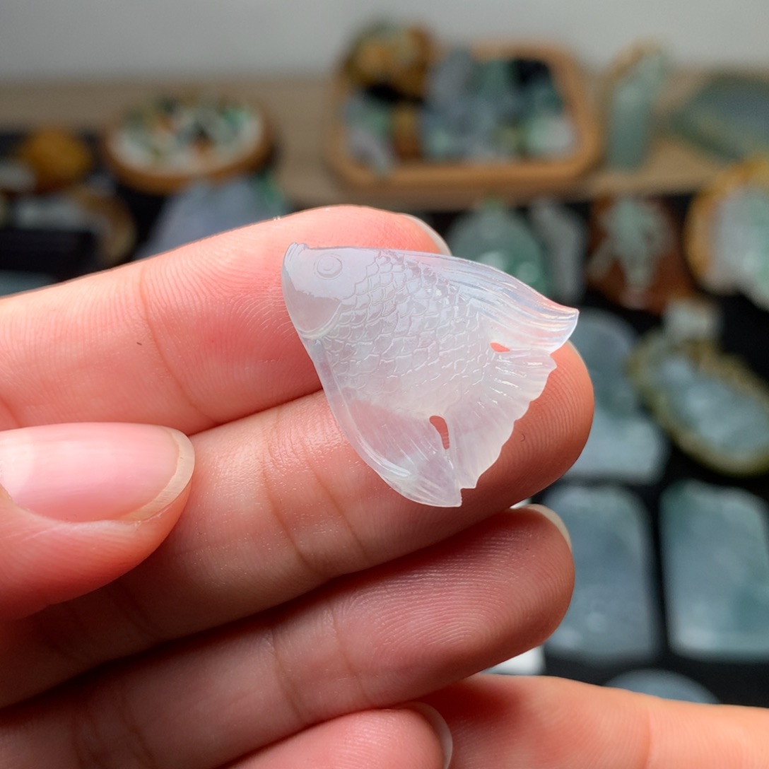 定制翡翠未镶嵌鱼