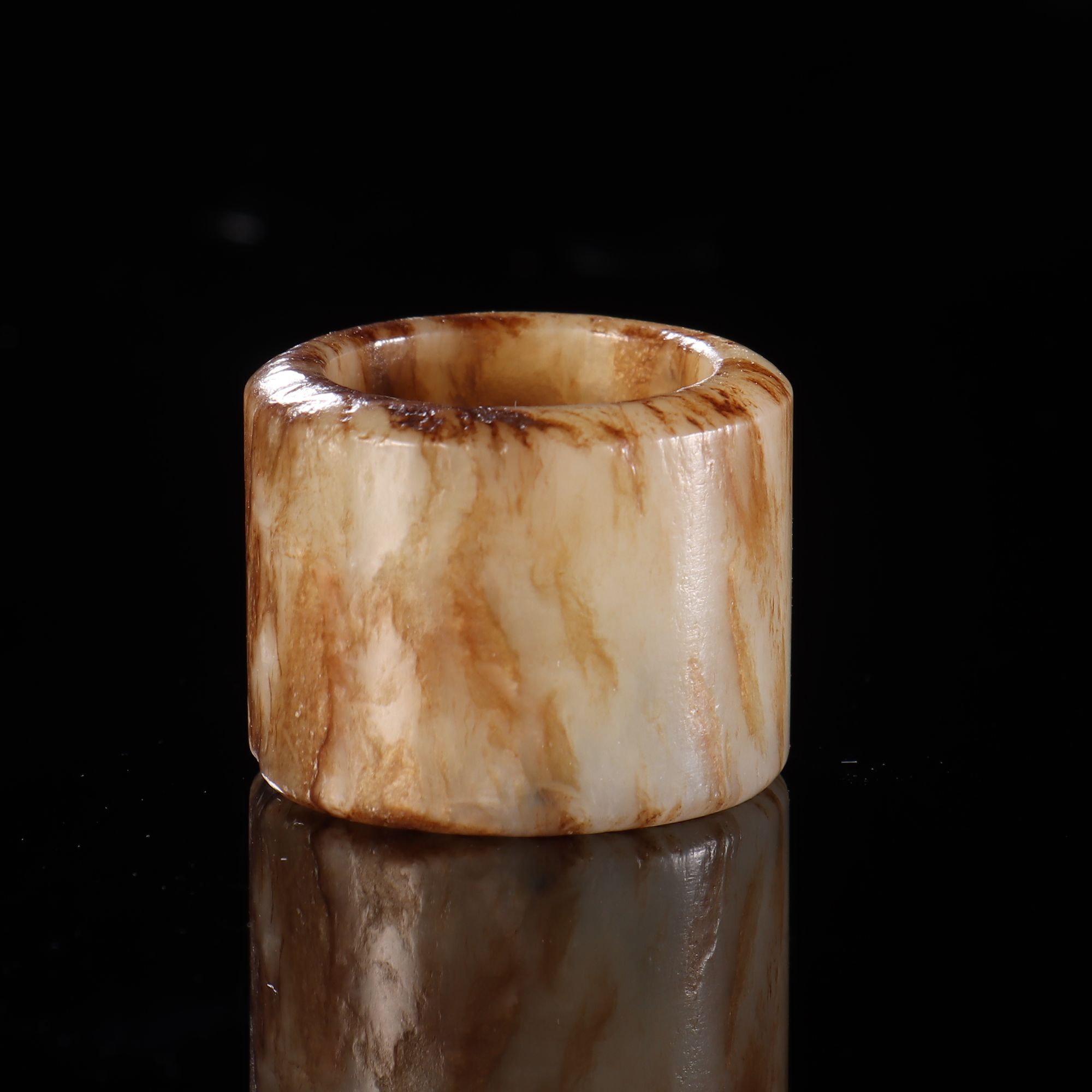 lot.10093 6169 清 火烧玉扳指Diam.3 cm