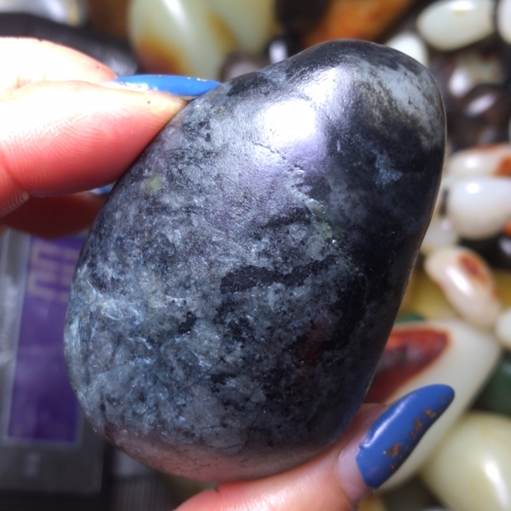 和田玉（翠青玉）未镶嵌珠宝奇石