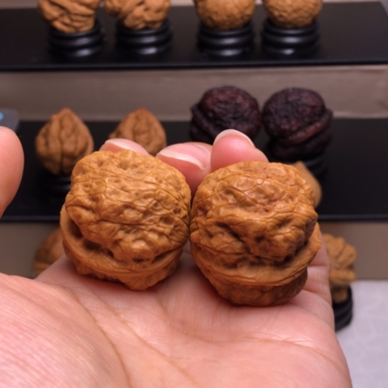 文玩核桃把件龙鳞舍利疙瘩包20