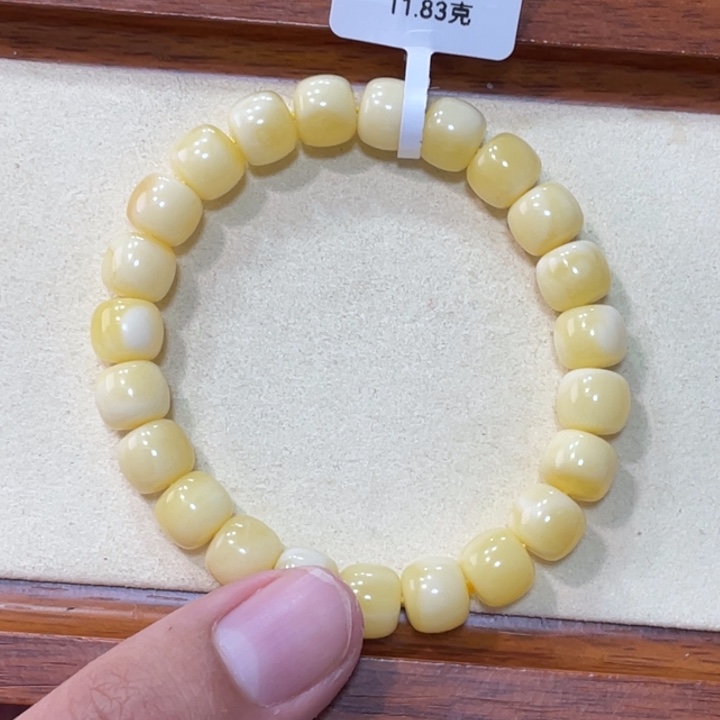 蜜蜡手链未镶嵌大*蜜蜡