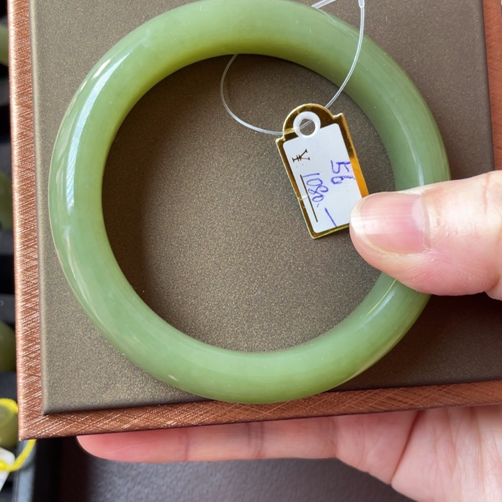 和田玉未镶嵌手串