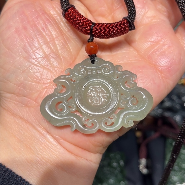 岫玉未镶嵌毛衣链