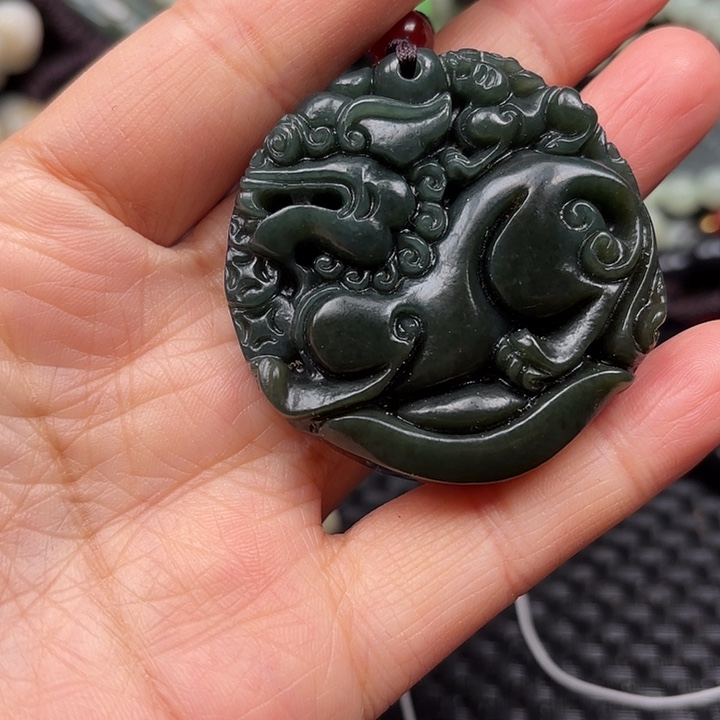 和田玉颈饰未镶嵌