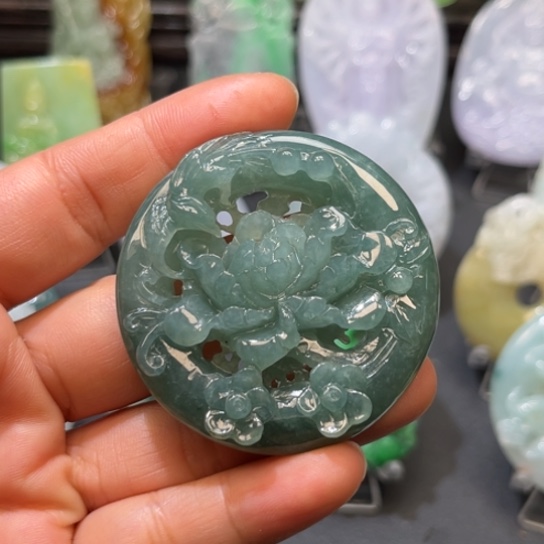 翡翠未镶嵌颈饰翡翠