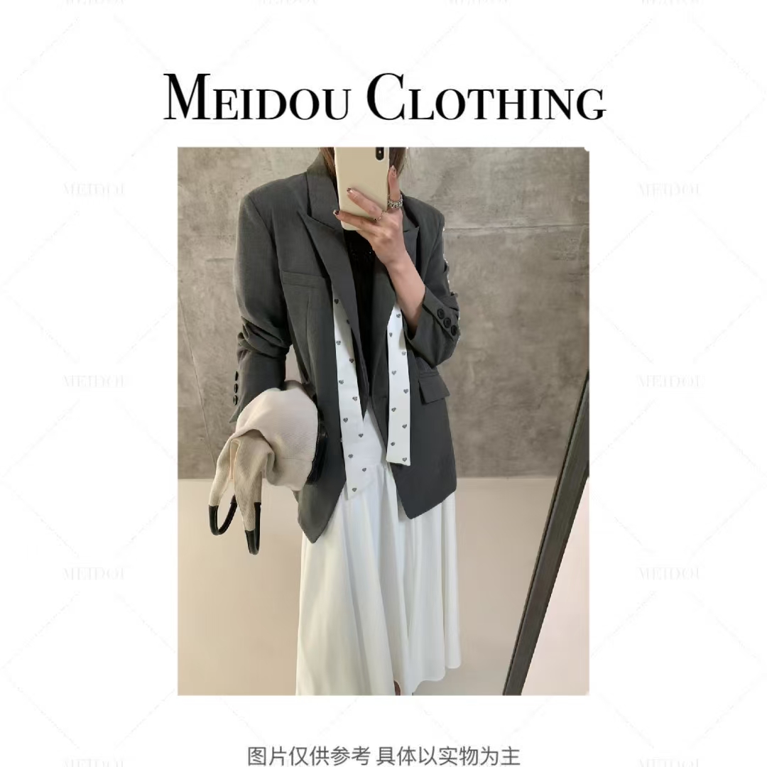 MEIDOU-8831【西装外套】高级感v领圆点外套宽松休闲