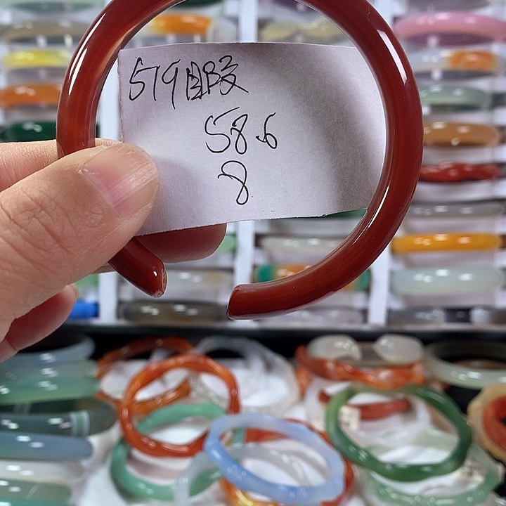 玛瑙/玉髓手镯未镶嵌