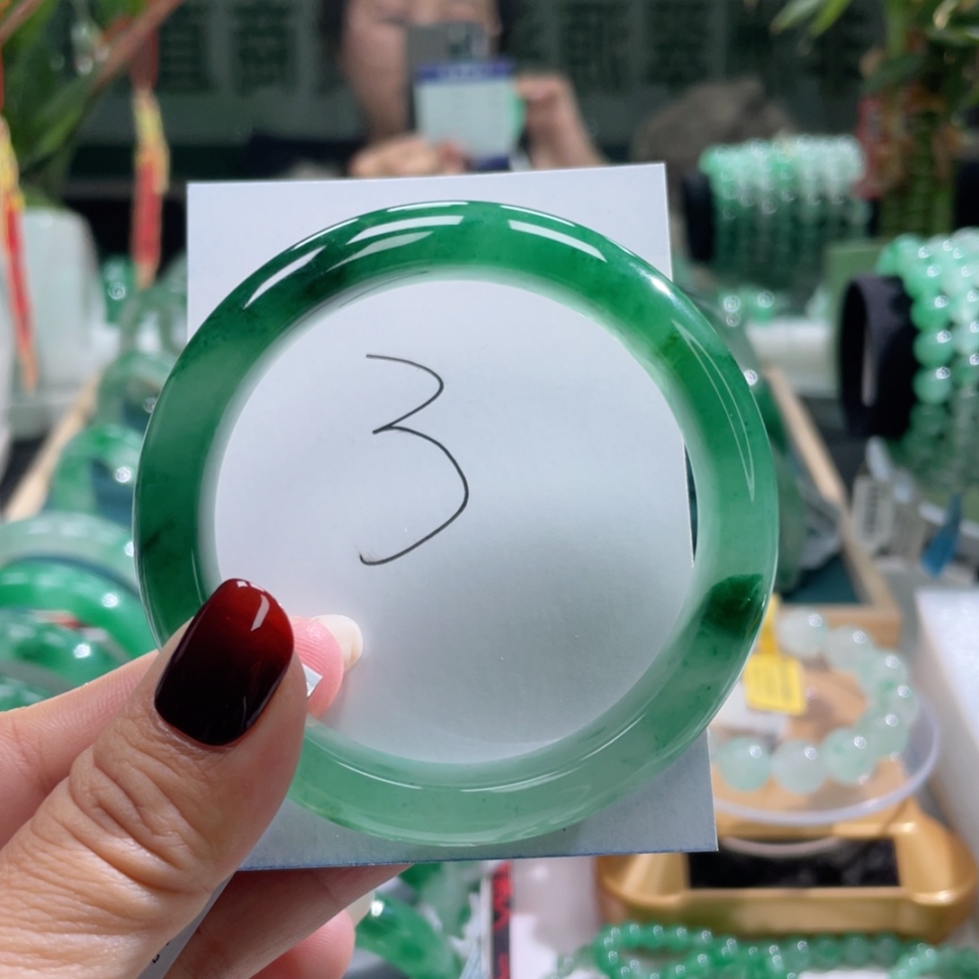 石英质玉手镯未镶嵌