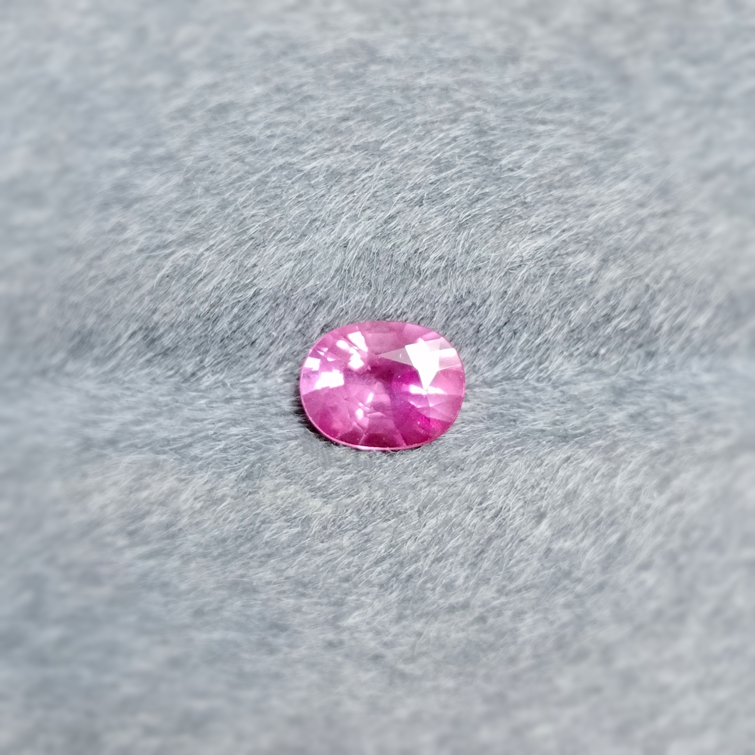 天然无烧粉色蓝宝石艳粉色全净梦幻满火彩彩色宝石定制1.14克拉