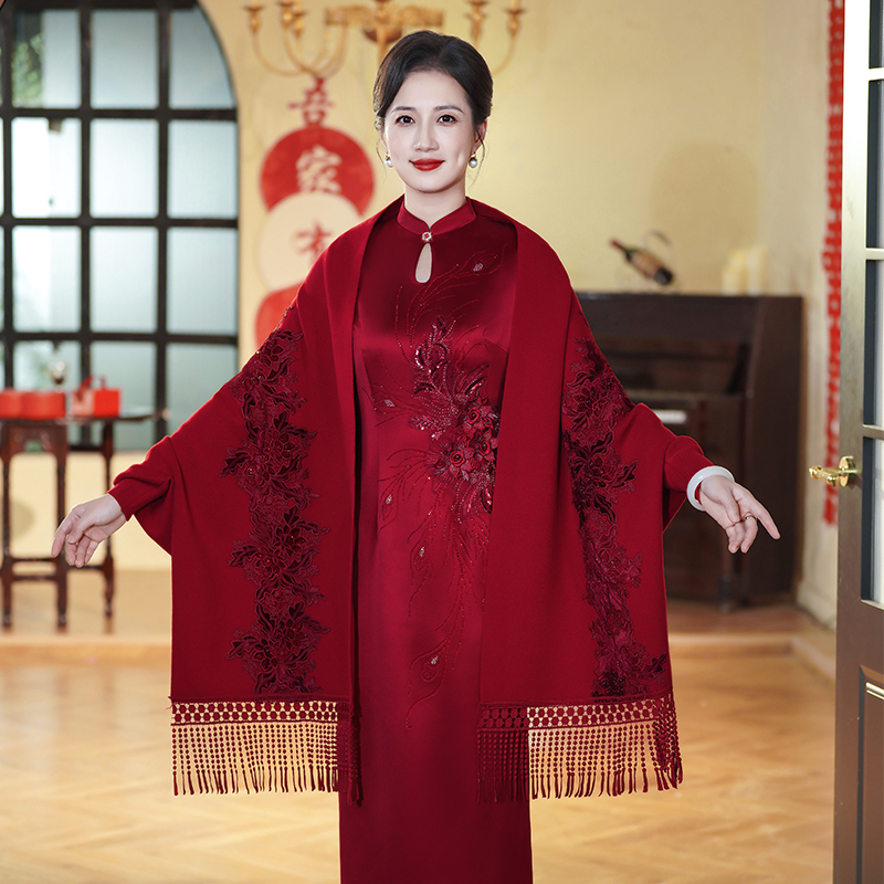 秋冬披肩喜婆婆配旗袍专用外搭新款婚宴妈妈红色高端绣花外套斗篷