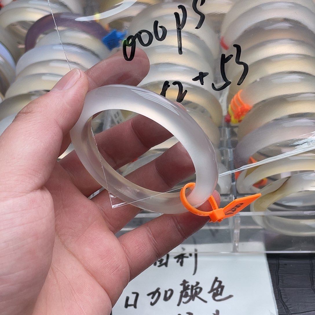 玛瑙/玉髓手镯未镶嵌