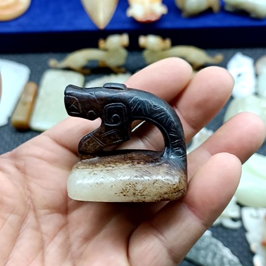 颈饰未镶嵌和田玉泱**夏