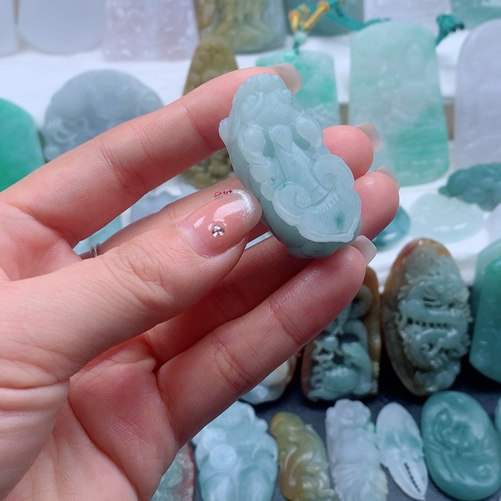 定制翡翠未镶嵌貔貅