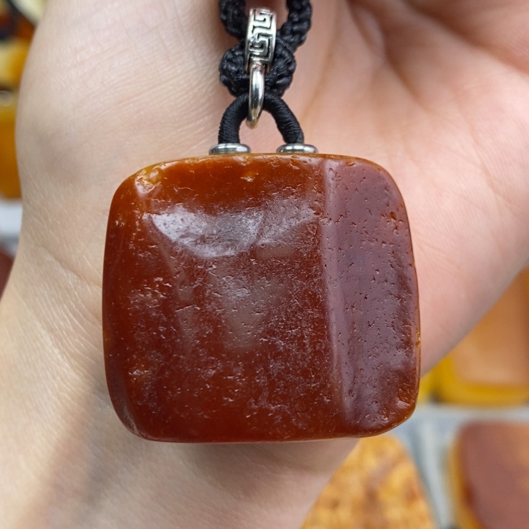 琥珀吊坠(赠链)未镶嵌