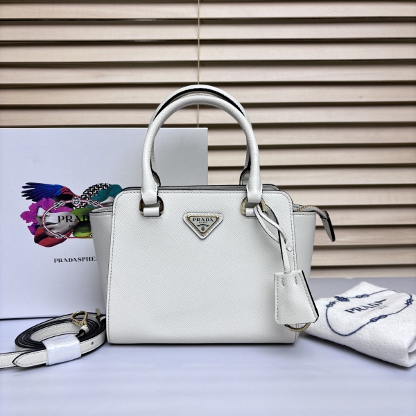 95新/普拉达/市场价15000/包包/250211RN0013