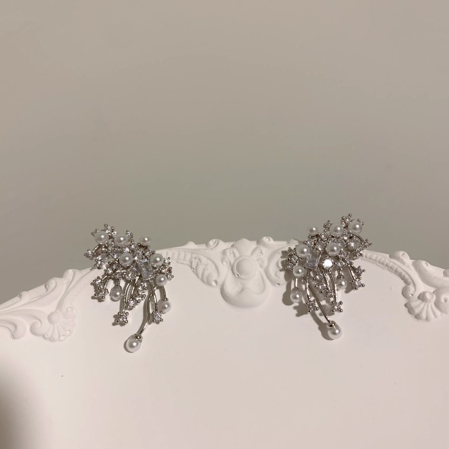 铜合金耳饰 84号气质轻奢时尚百搭小众简约银色素款