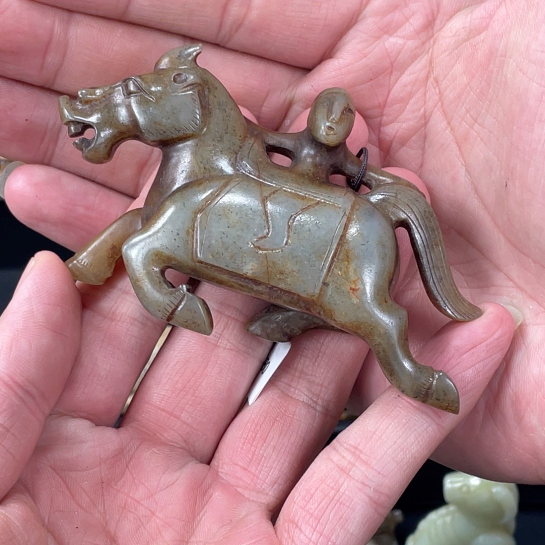 和田玉（糖玉）颈饰未镶嵌不*楼