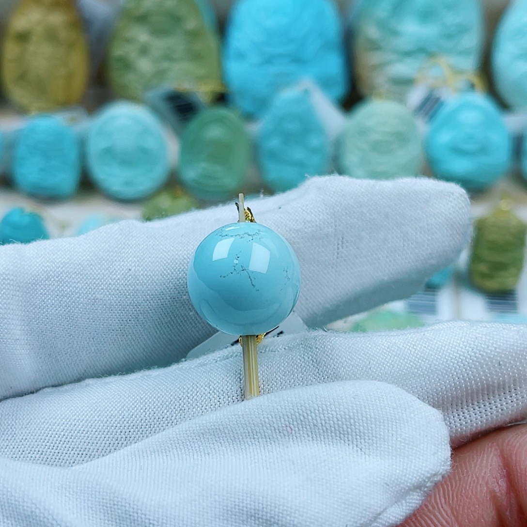 绿松石未镶嵌珠宝奇石