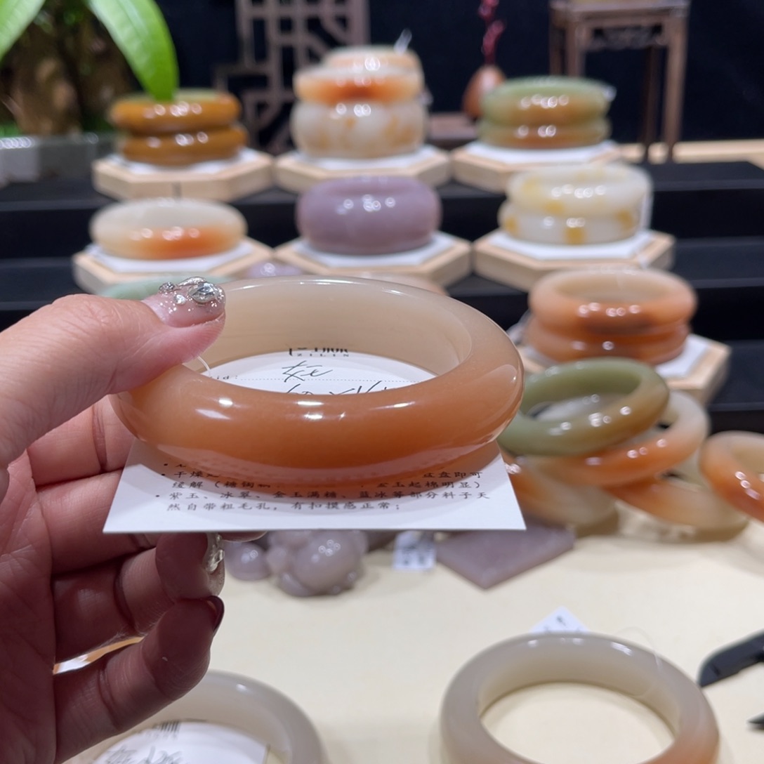 石英质玉手镯未镶嵌?****?