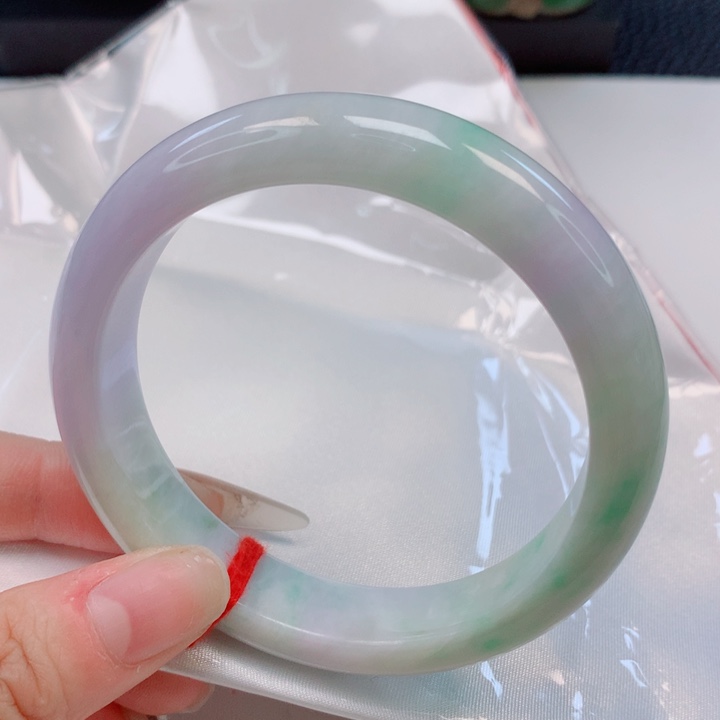 翡翠手镯未镶嵌57圈