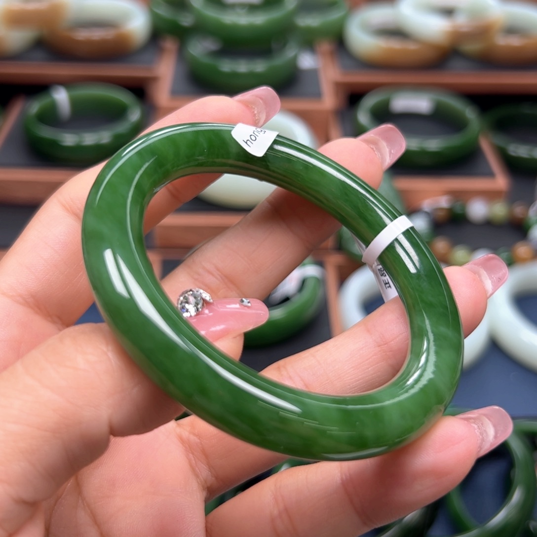 未镶嵌手镯和田玉（碧玉）
