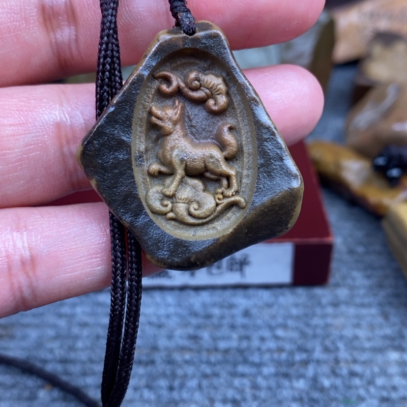 【闪购商品】原石雕刻手把件