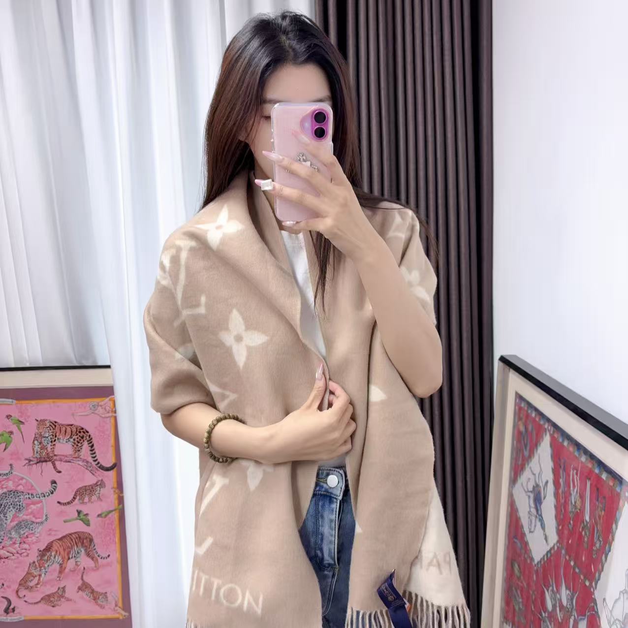 95新 LouisVuitton/路易威登 麦殿/奶茶色围巾/251126SYZ1E01
