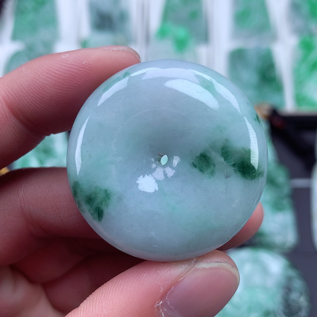 翡翠颈饰未镶嵌翡翠吊坠