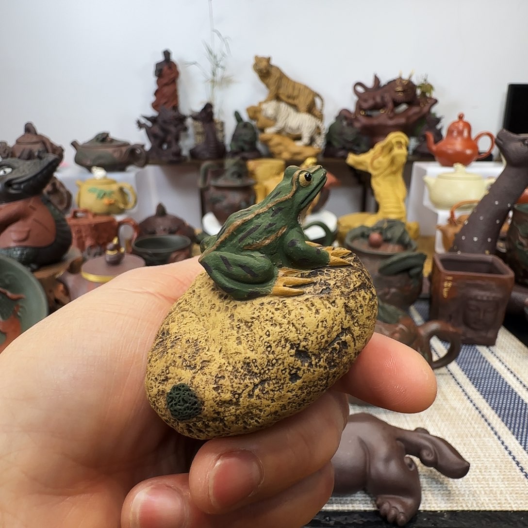 紫砂茶壶呱呱来财