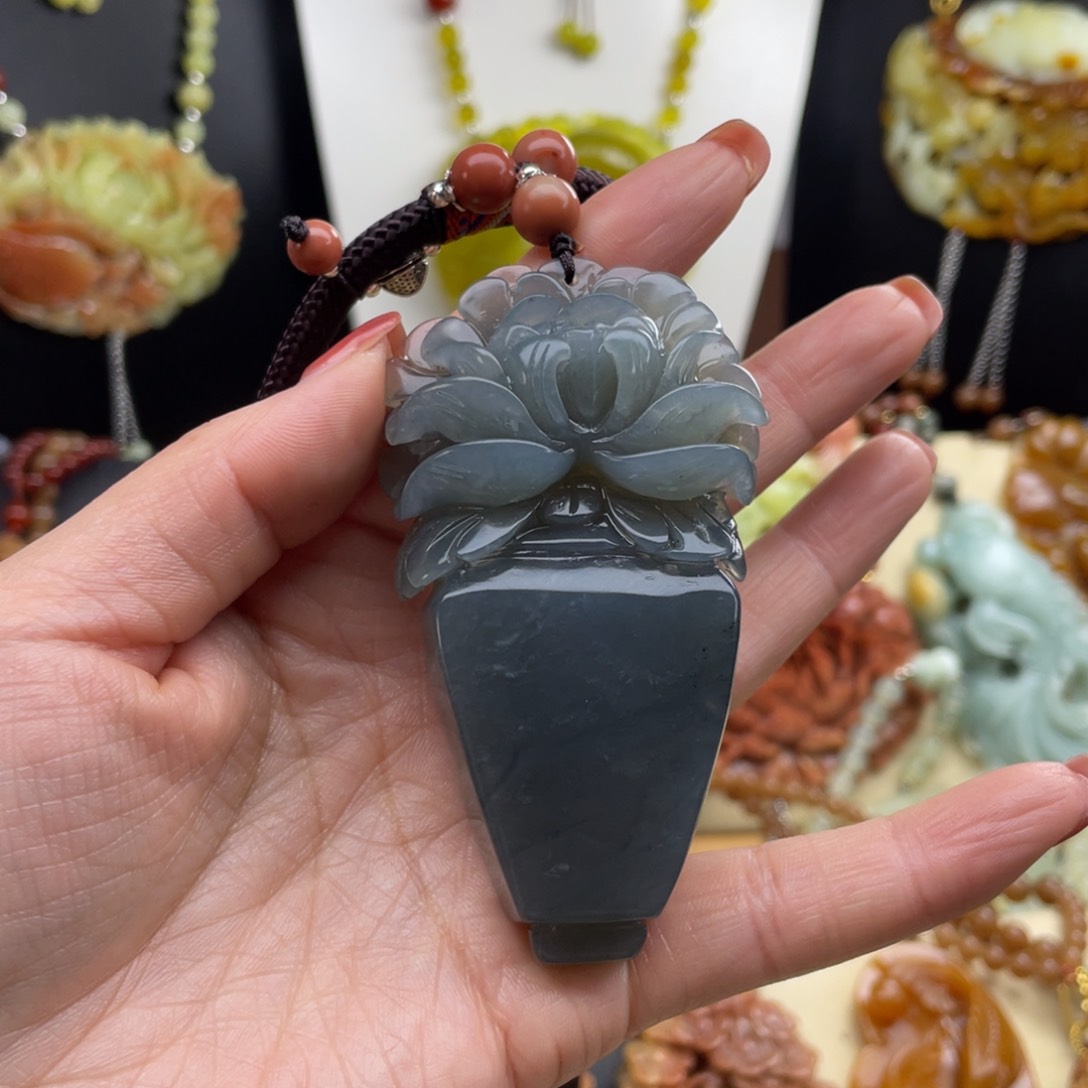 未镶嵌蛇纹石玉颈饰