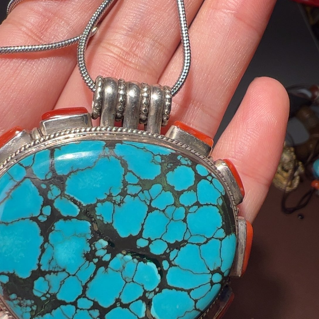 东***尊琉璃吊坠（不含链）