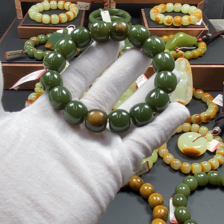 透闪石质玉未镶嵌手链