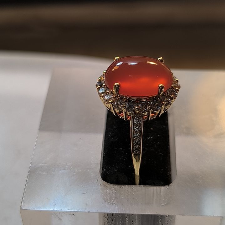 珍****石英岩玉未镶嵌戒面