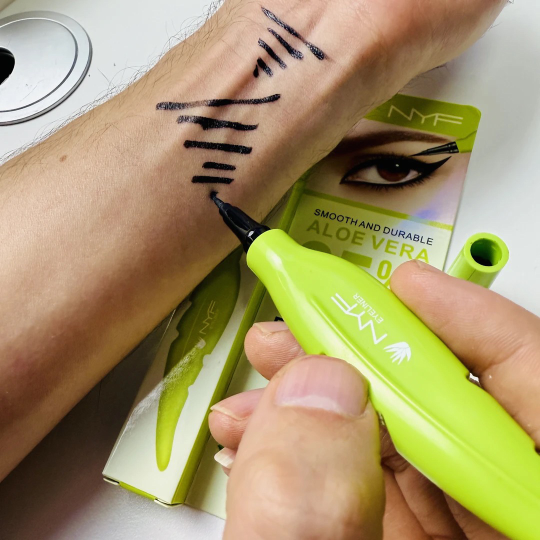 眼线笔防水防晕染-新疆包邮