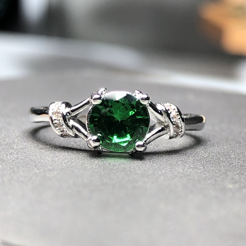111245 深宝绿戒指银色托4爪开口可时尚轻奢满钻