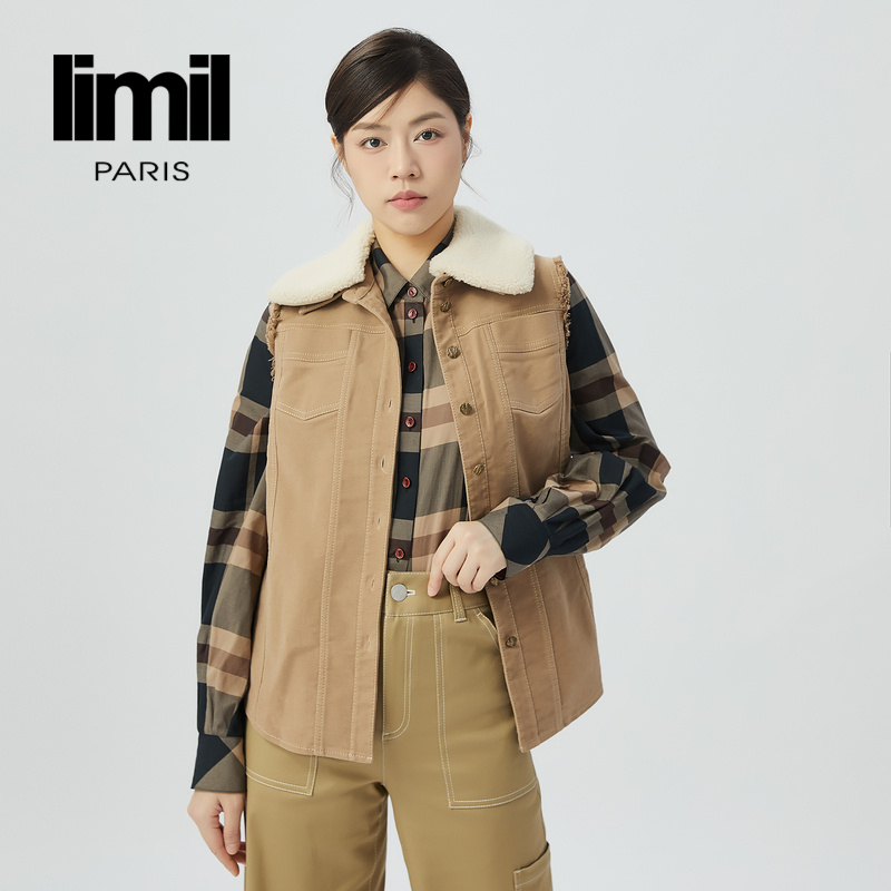 【三折商品，不退不换】阿玛施丽米儿limil马甲外套附毛领9400029