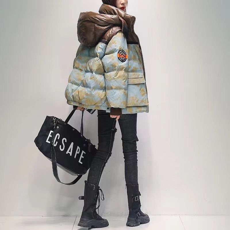 新款反季新款女士短款羽绒服2023年韩版迷彩工装拼色连帽显瘦冬