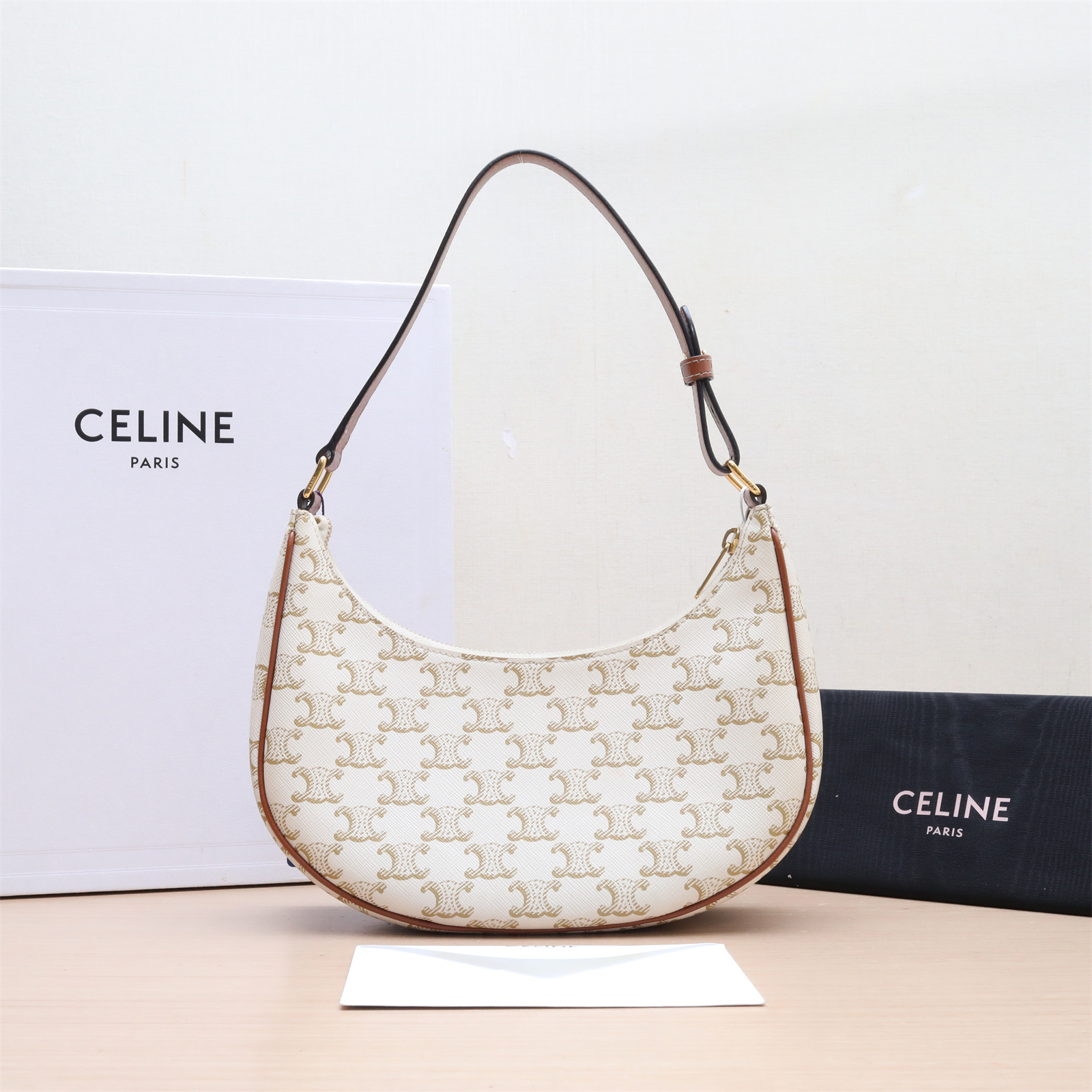 95新 Celine/思琳 AVA 豌豆包 腋下包 单肩包 P224930299