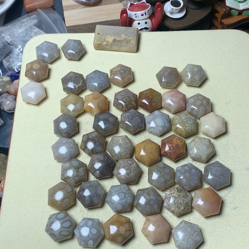 【闪购商品】硅化珊瑚（珊瑚玉）吊坠(不含链)未镶嵌四*