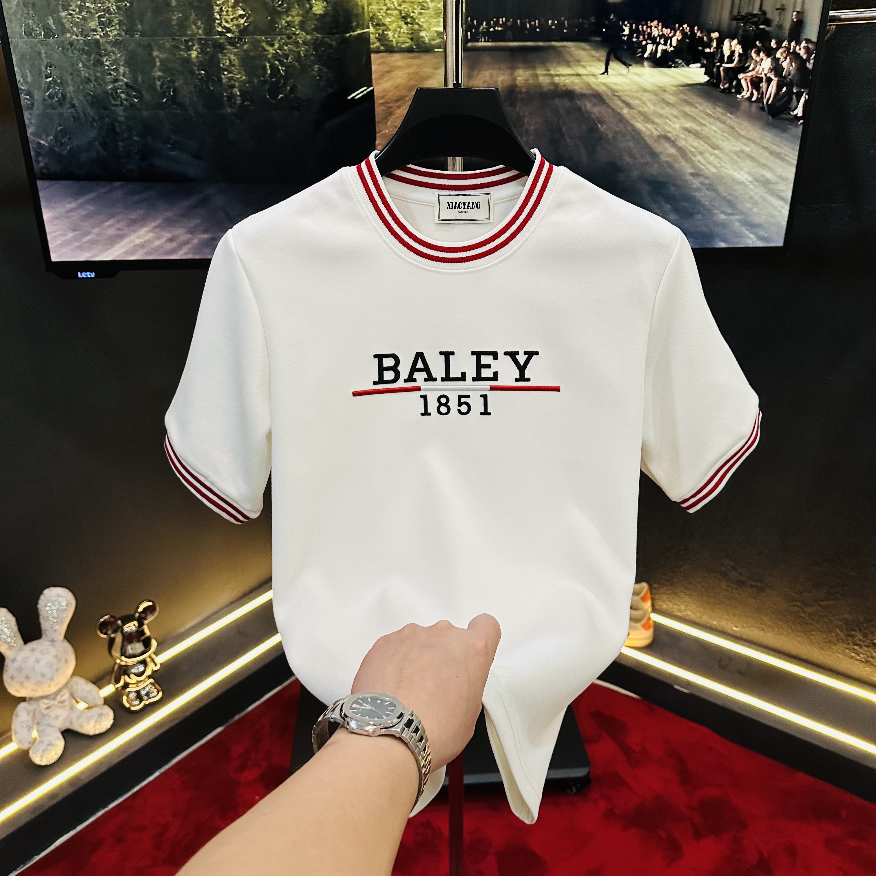 10王冬季加厚重工男士刺绣网红爆款轻奢高定男女同款时尚潮流短袖