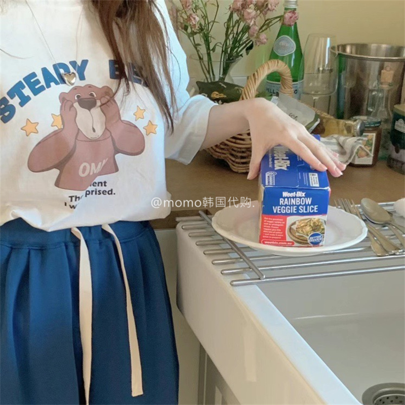 现捂脸小熊@omo小众 秋新款 圆领卡通可爱抱抱小熊短袖t恤