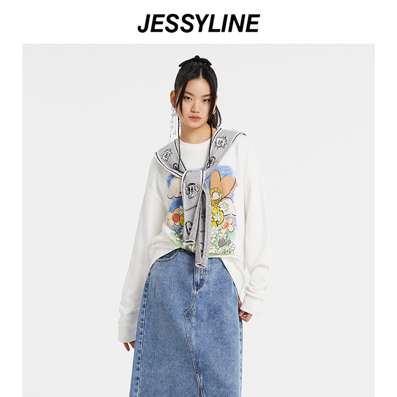 jessyline秋季新款 杰茜莱白色卡通套头卫衣女 212103060百搭满印