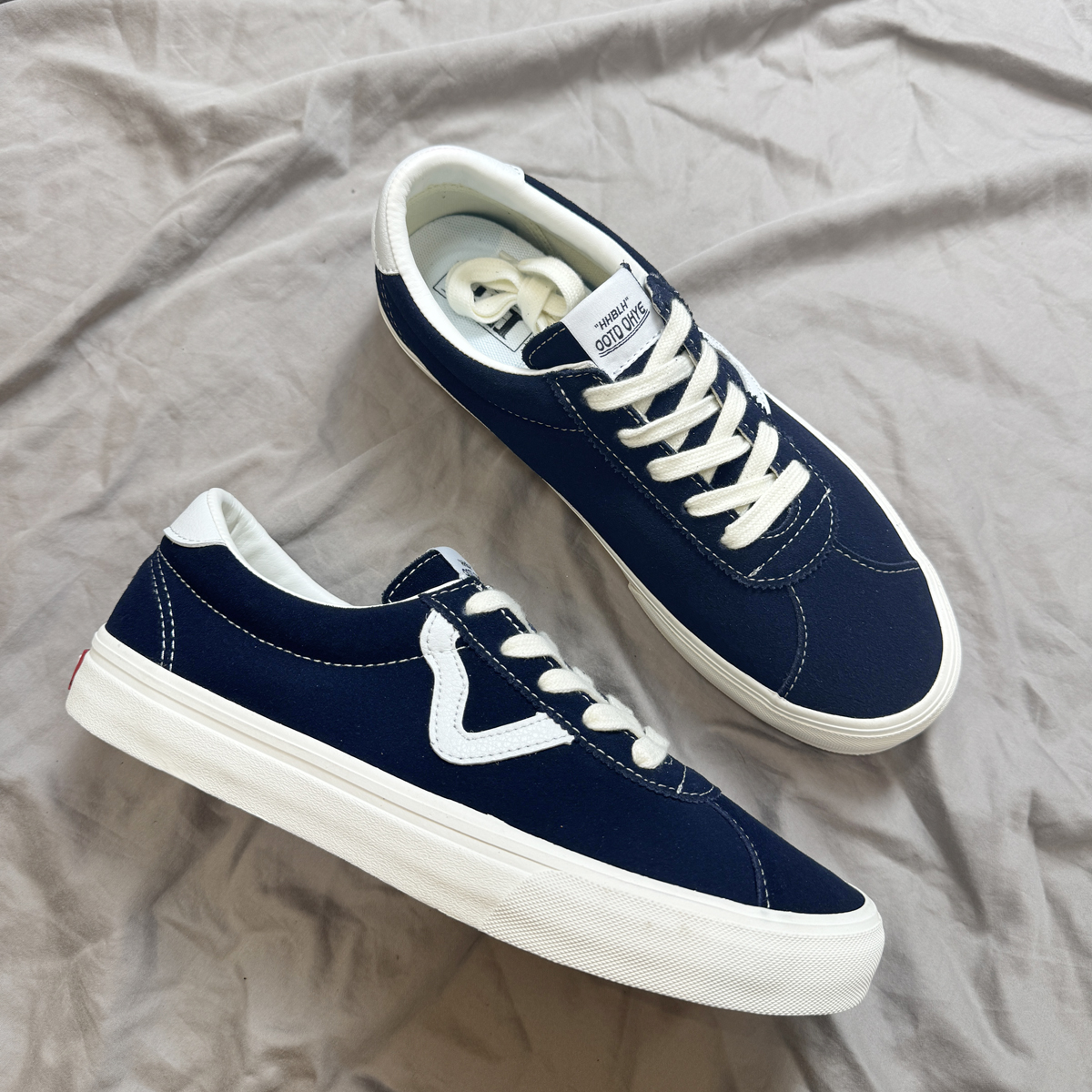 蓝色低帮男女板鞋复古百搭反绒皮休闲鞋情侣时尚街拍