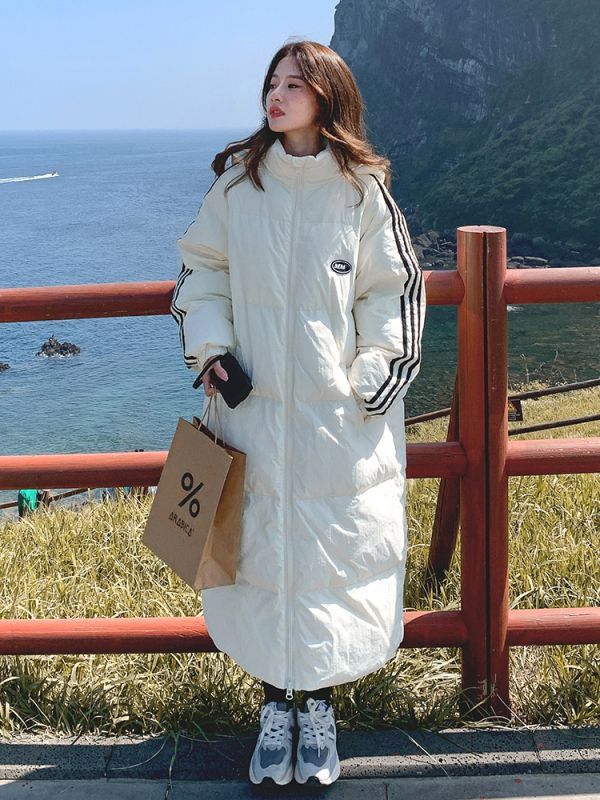 波司澄白色三条杠羽绒服女长款过膝2023冬新款韩版宽松加厚面包服