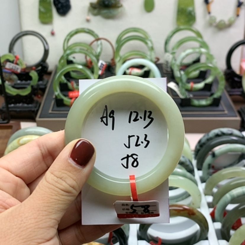 【闪购商品】岫玉手镯未镶嵌邓*